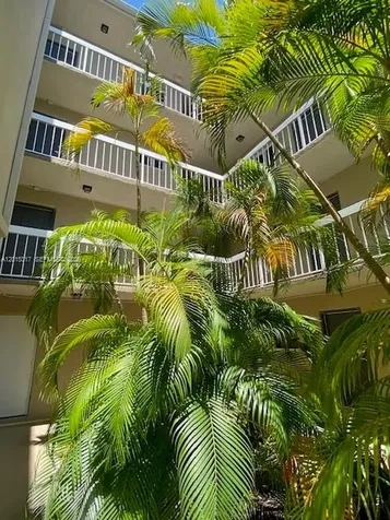 7915 Camino Real Miami FL 33143