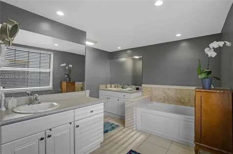 2539 SW 73rd Terrace Davie FL 33317