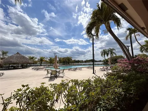 215 Lakeview Drive Weston FL 33326