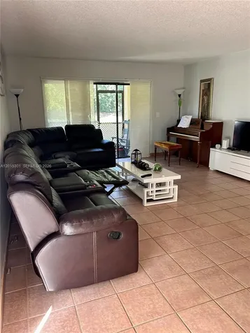 215 Lakeview Drive Weston FL 33326