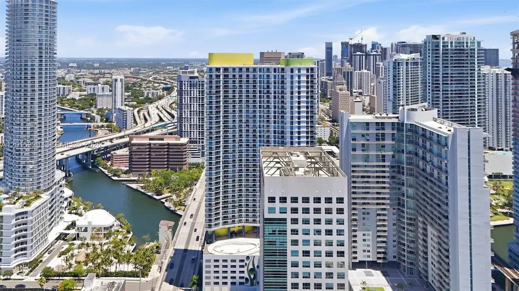 175 SW 7th Street Miami FL 33130