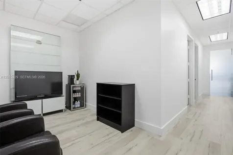 175 SW 7th Street Miami FL 33130