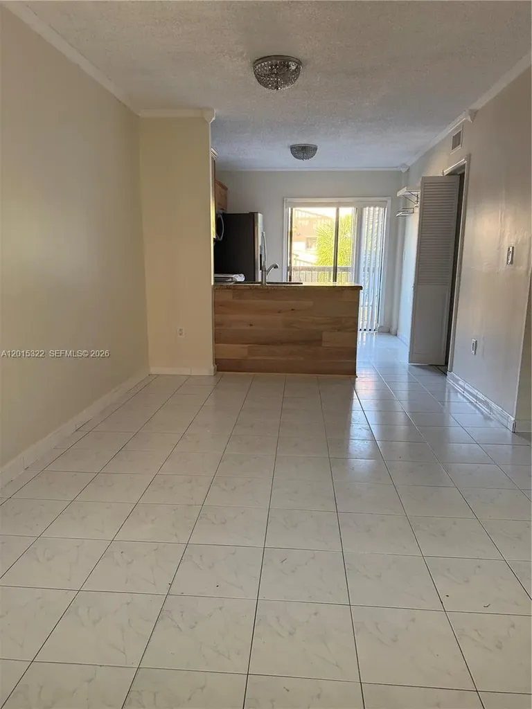 5490 W 21st Court Hialeah FL 33016