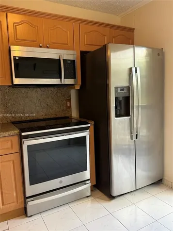 5490 W 21st Court Hialeah FL 33016