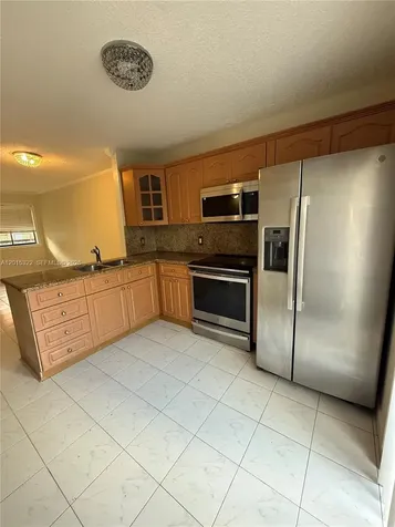 5490 W 21st Court Hialeah FL 33016