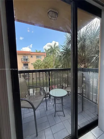 5490 W 21st Court Hialeah FL 33016