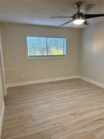 5490 W 21st Court Hialeah FL 33016