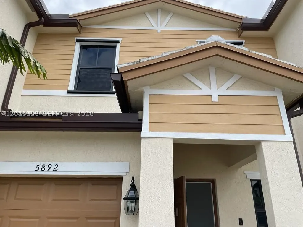 5892 Mustang Manor Davie FL 33314