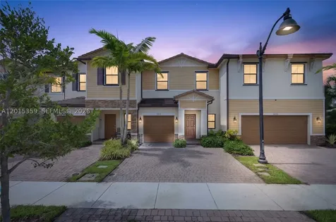 5892 Mustang Manor Davie FL 33314