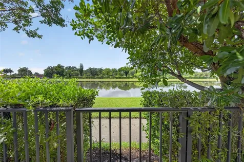 5892 Mustang Manor Davie FL 33314