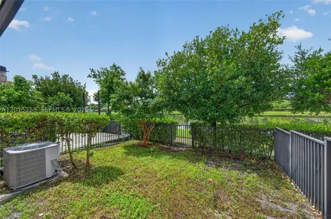 5892 Mustang Manor Davie FL 33314