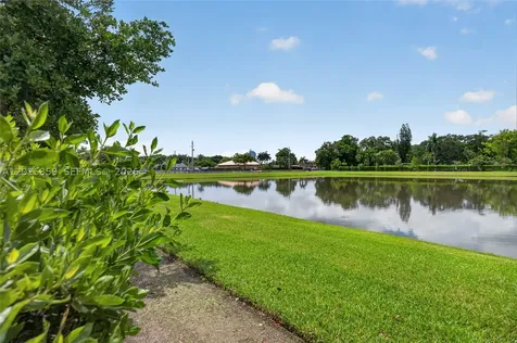 5892 Mustang Manor Davie FL 33314