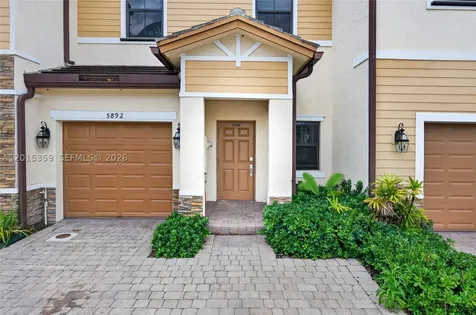 5892 Mustang Manor Davie FL 33314