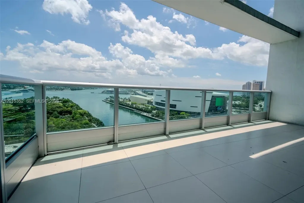900 Biscayne Boulevard Miami FL 33132