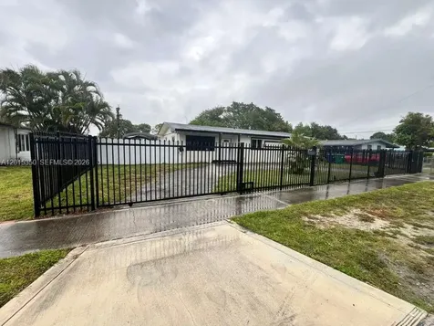 3221 NW 182nd Street Miami Gardens FL 33056