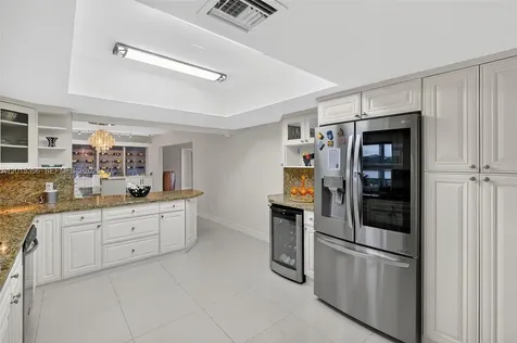 9261 SW 88 Street Miami FL 33176