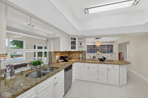 9261 SW 88 Street Miami FL 33176