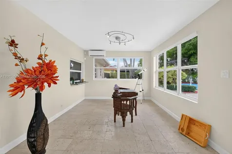 9261 SW 88 Street Miami FL 33176