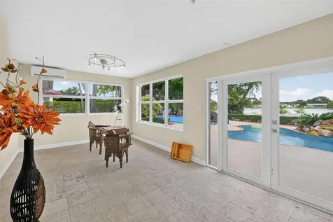 9261 SW 88 Street Miami FL 33176