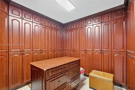 9261 SW 88 Street Miami FL 33176
