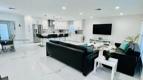 218 SE 3rd Place Dania Beach FL 33004