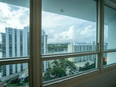 5445 Collins Avenue Miami Beach FL 33140