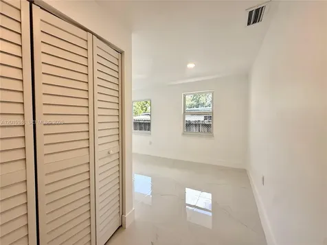 228 NW 32nd Avenue Miami FL 33125
