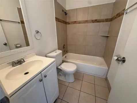 3441 NW 44th Street Oakland Park FL 33309