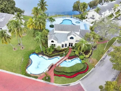 3441 NW 44th Street Oakland Park FL 33309