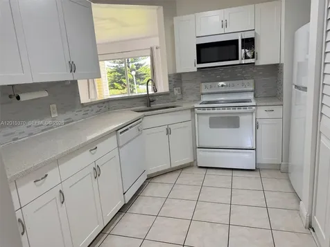 3441 NW 44th Street Oakland Park FL 33309