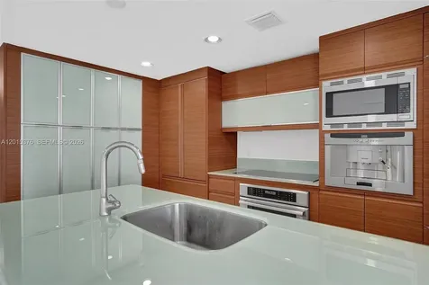 5875 Collins Avenue Miami Beach FL 33140