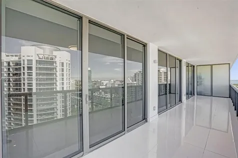 5875 Collins Avenue Miami Beach FL 33140