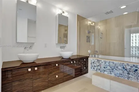 5875 Collins Avenue Miami Beach FL 33140