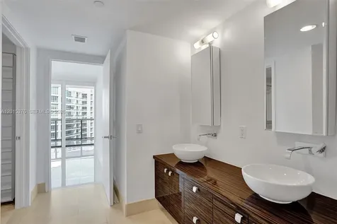 5875 Collins Avenue Miami Beach FL 33140
