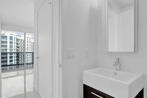 5875 Collins Avenue Miami Beach FL 33140