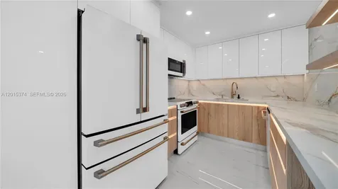 1623 Collins Avenue Miami Beach FL 33139