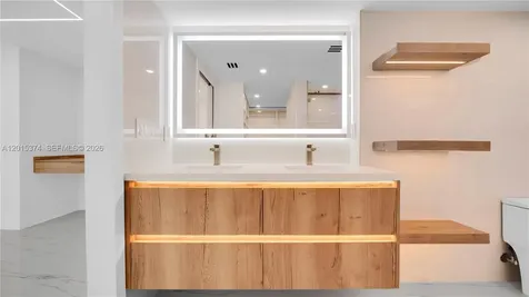 1623 Collins Avenue Miami Beach FL 33139