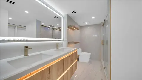 1623 Collins Avenue Miami Beach FL 33139