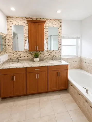 4122 Sapphire Street Weston FL 33331