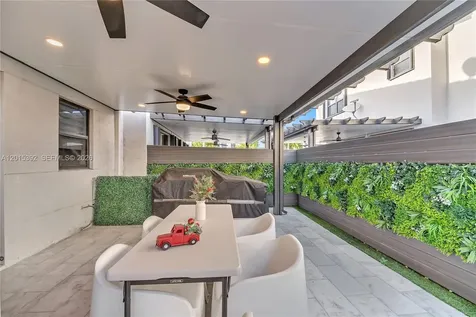 7903 NW 105th Avenue Doral FL 33178