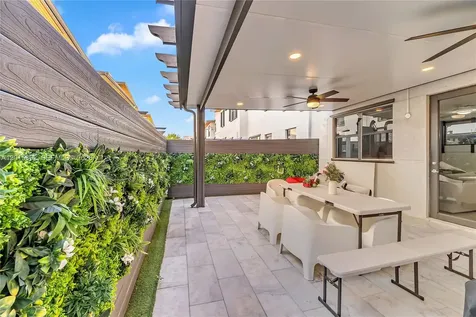7903 NW 105th Avenue Doral FL 33178
