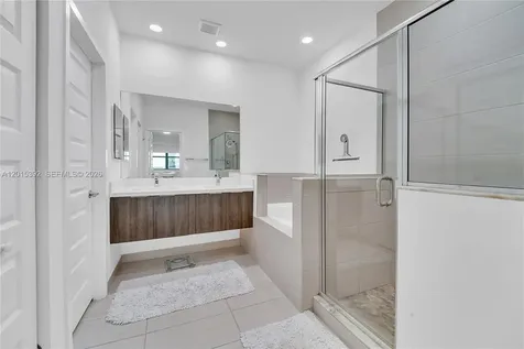 7903 NW 105th Avenue Doral FL 33178