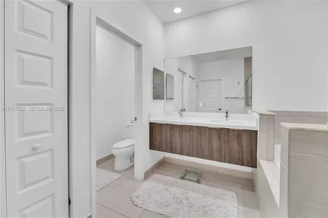 7903 NW 105th Avenue Doral FL 33178