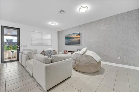 7903 NW 105th Avenue Doral FL 33178