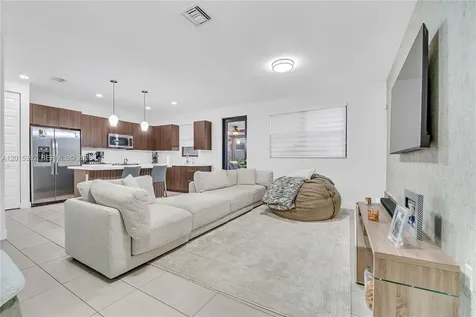 7903 NW 105th Avenue Doral FL 33178
