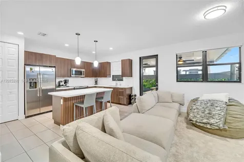 7903 NW 105th Avenue Doral FL 33178