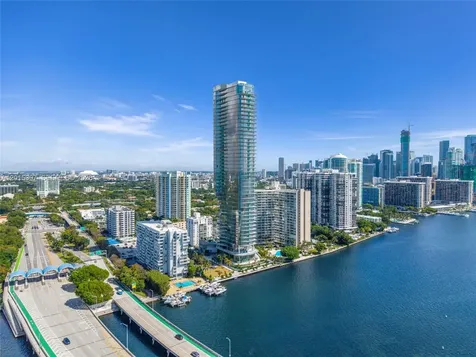 175 SE 25 Road Miami FL 33129