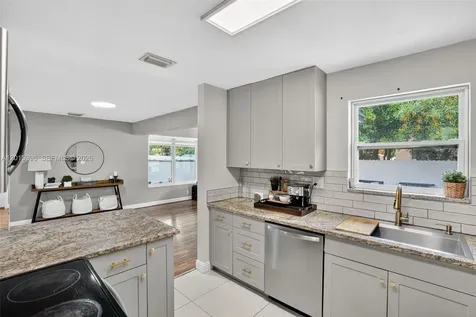 7860 NW 10th Street Pembroke Pines FL 33024