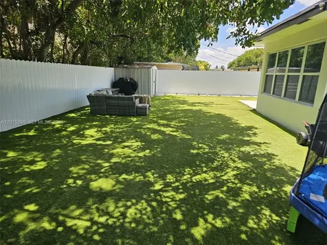 7860 NW 10th Street Pembroke Pines FL 33024