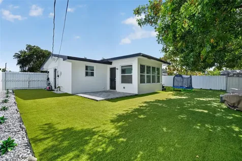 7860 NW 10th Street Pembroke Pines FL 33024